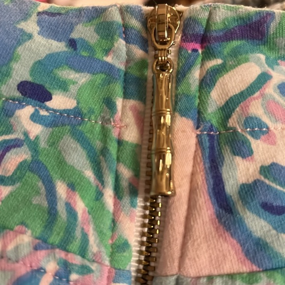 Lilly Pulitzer top popover UPF 50 - Picture 6 of 6